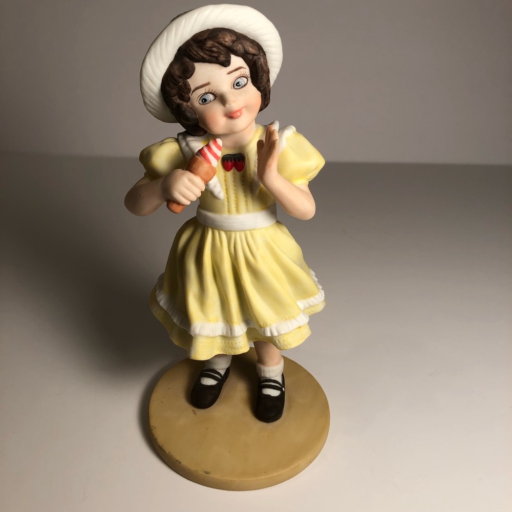 Vintage The Hamilton Collection Girl Figurine